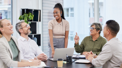 Les 5 conseils pour faire comprendre rapidement votre stratégie de communication à votre alternant à la rentrée