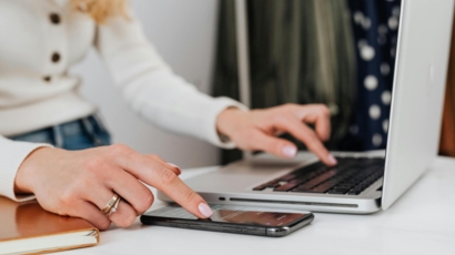 Mobile vs. Desktop: which platform for which communication action?